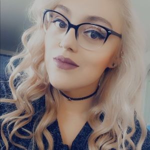 Meet your Posher, Monique